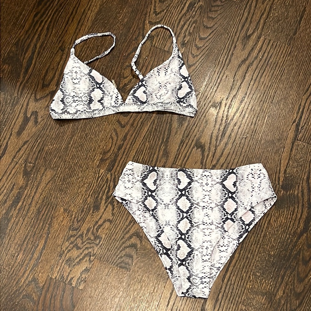 SNAKE PRINT TRIANGLE BIKINI SET